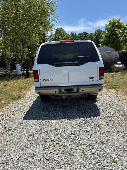 2005 Ford Excursion - Image 15 of 31