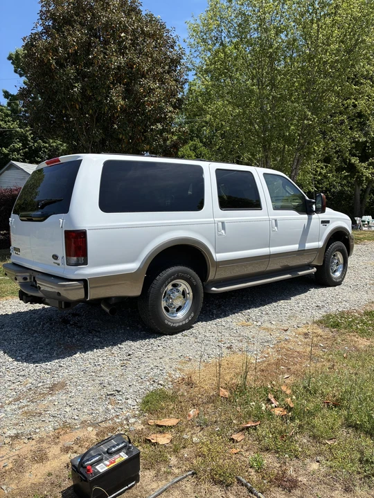 2005 Ford Excursion - Image 13 of 31