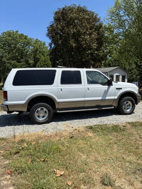 2005 Ford Excursion - Image 12 of 31