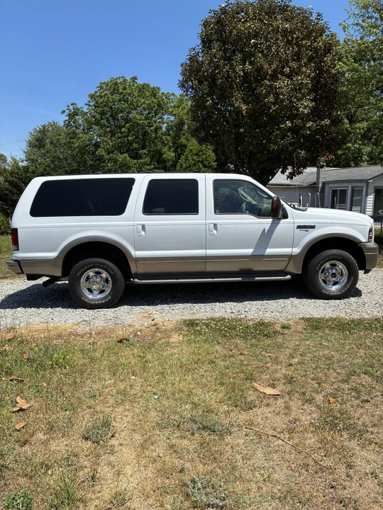 2005 Ford Excursion - Image 11 of 31