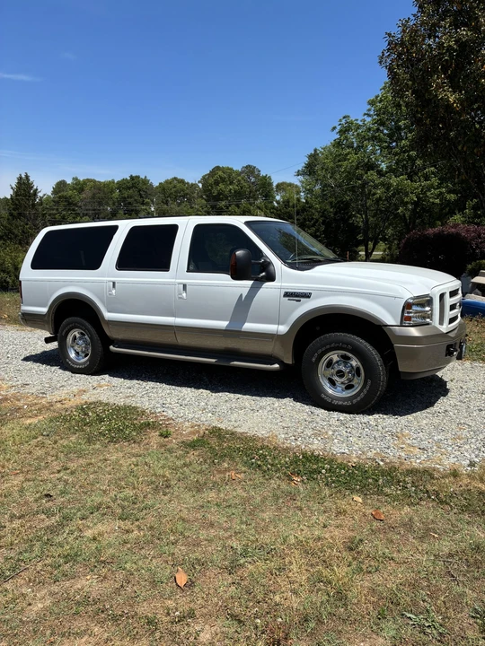 2005 Ford Excursion - Image 9 of 31