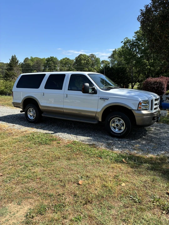2005 Ford Excursion - Image 8 of 31