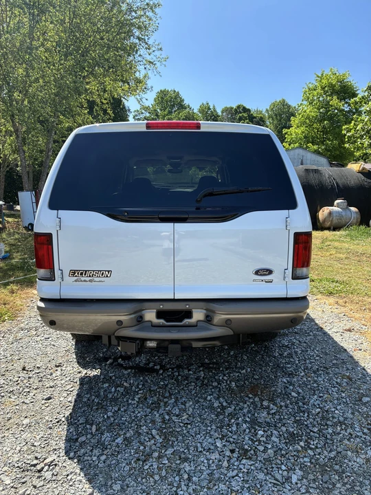 2005 Ford Excursion - Image 27 of 31