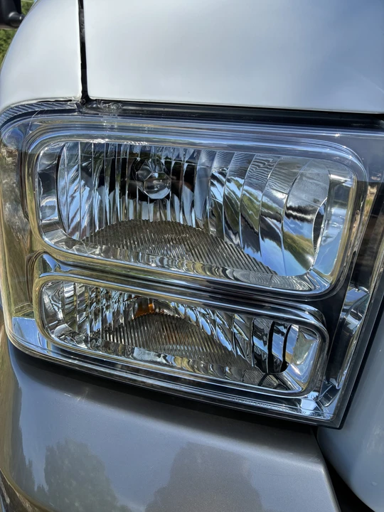 2005 Ford Excursion - Image 28 of 31