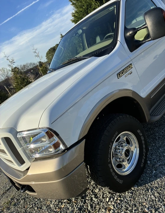 2005 Ford Excursion - Image 23 of 31