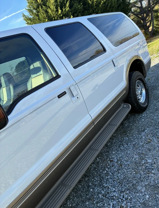2005 Ford Excursion - Image 24 of 31