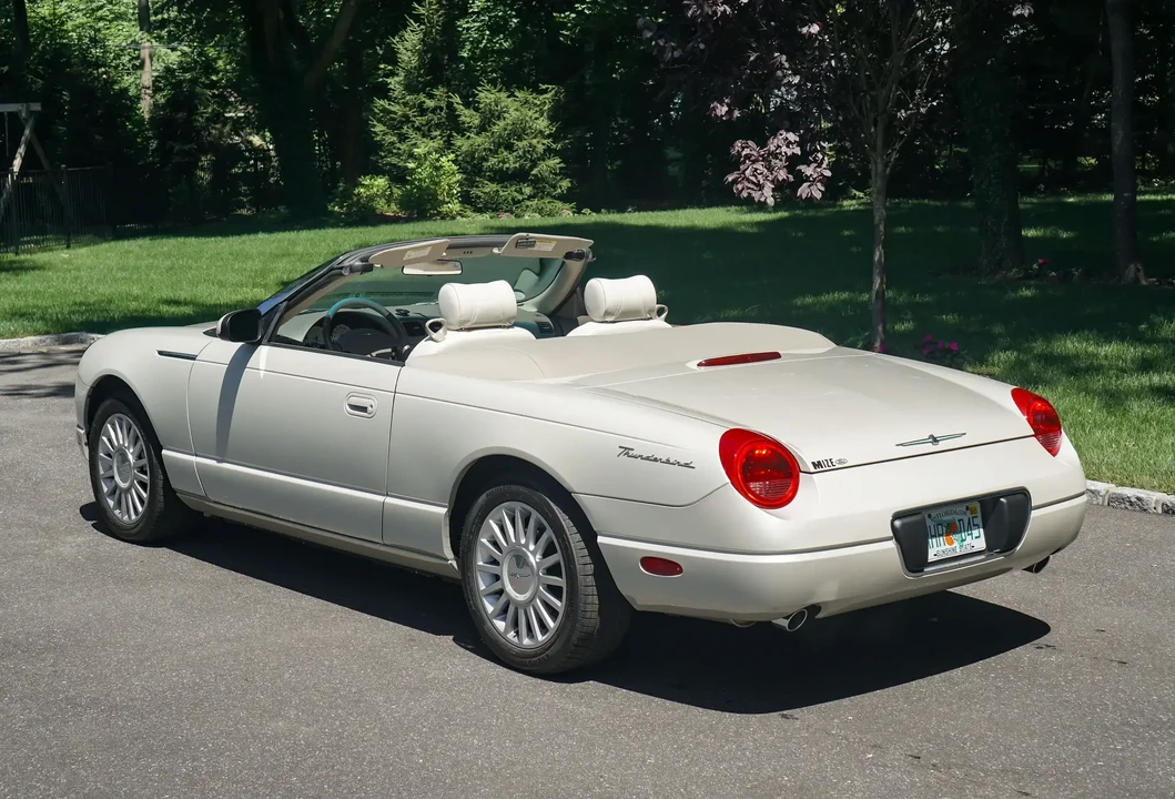 2005 Ford Thunderbird 11th Gen - Image 2 of 6
