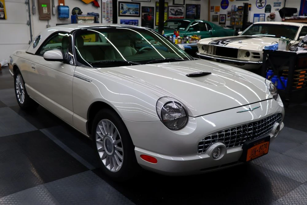 2005 Ford Thunderbird 11th Gen - Image 23 of 31