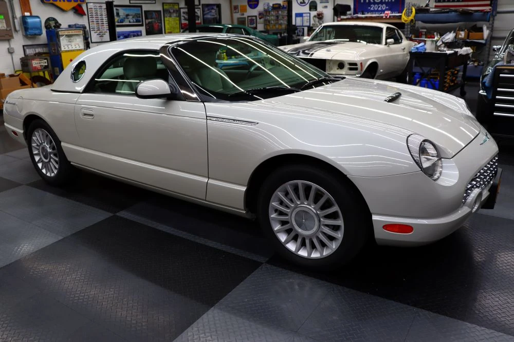 2005 Ford Thunderbird 11th Gen - Image 25 of 31