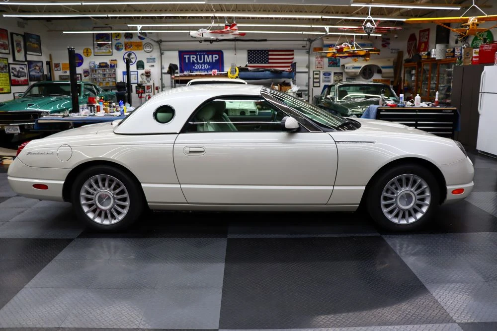 2005 Ford Thunderbird 11th Gen - Image 26 of 31