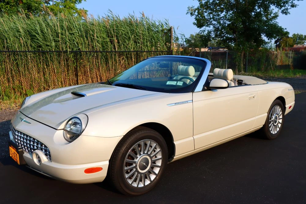 2005 Ford Thunderbird 11th Gen - Image 2 of 31
