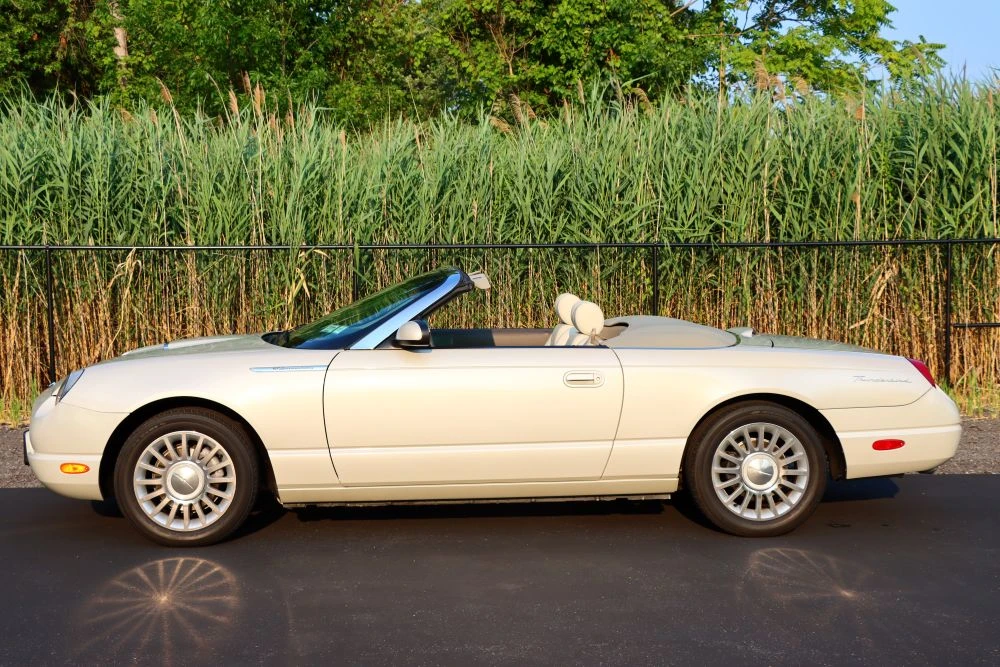 2005 Ford Thunderbird 11th Gen - Image 3 of 31