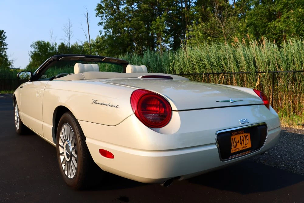 2005 Ford Thunderbird 11th Gen - Image 6 of 31