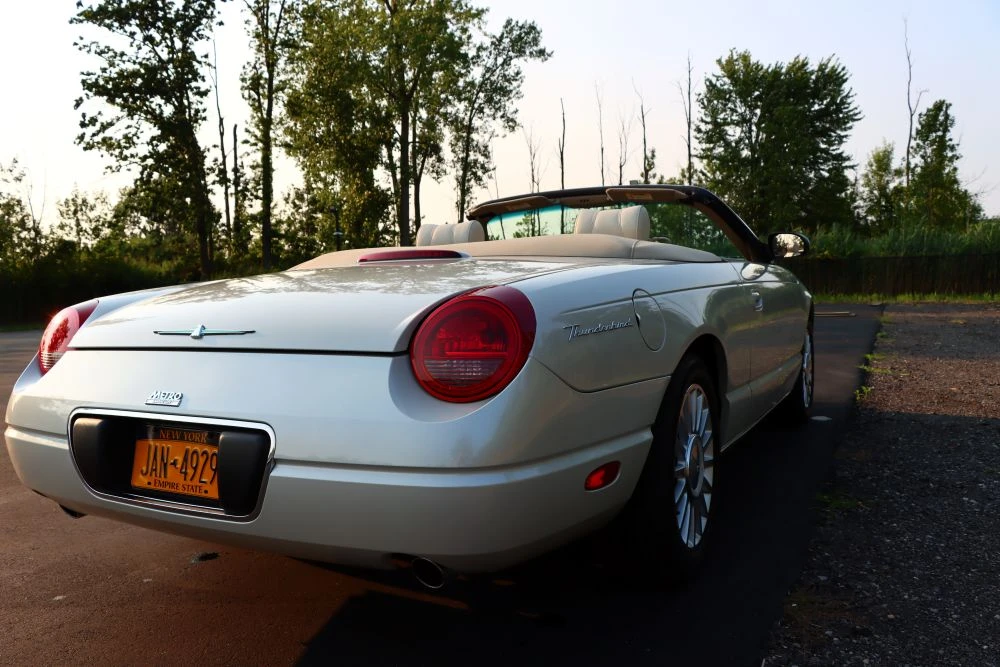 2005 Ford Thunderbird 11th Gen - Image 9 of 31