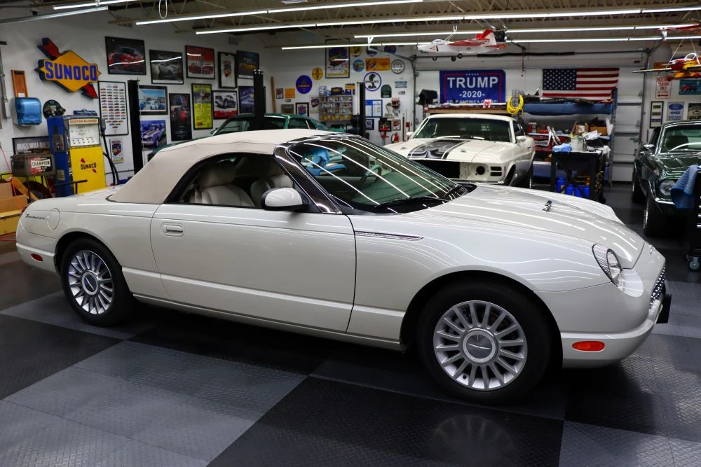 2005 Ford Thunderbird 11th Gen - Image 27 of 31