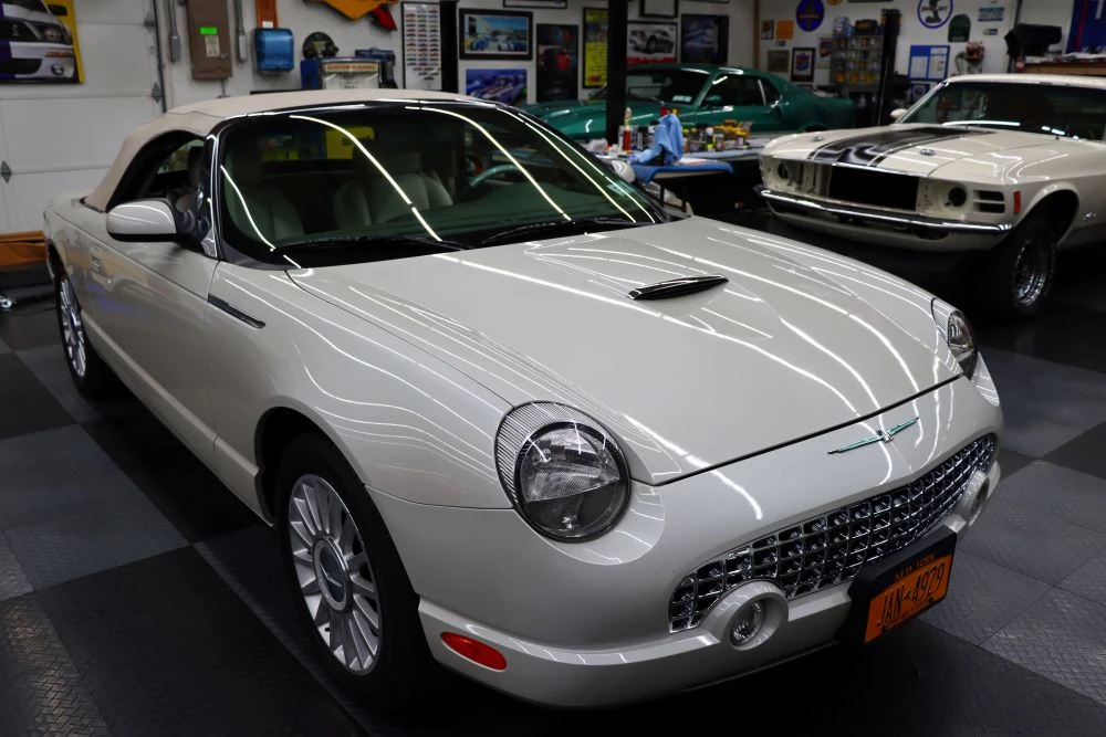 2005 Ford Thunderbird 11th Gen - Image 28 of 31