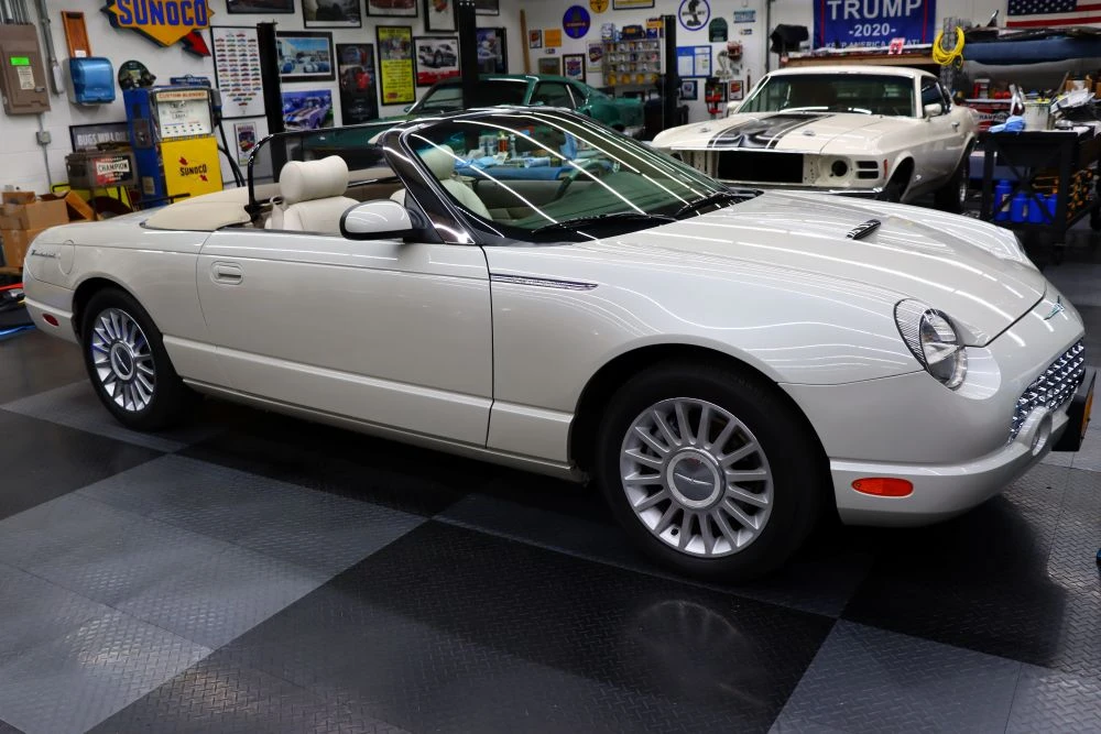 2005 Ford Thunderbird 11th Gen - Image 17 of 31