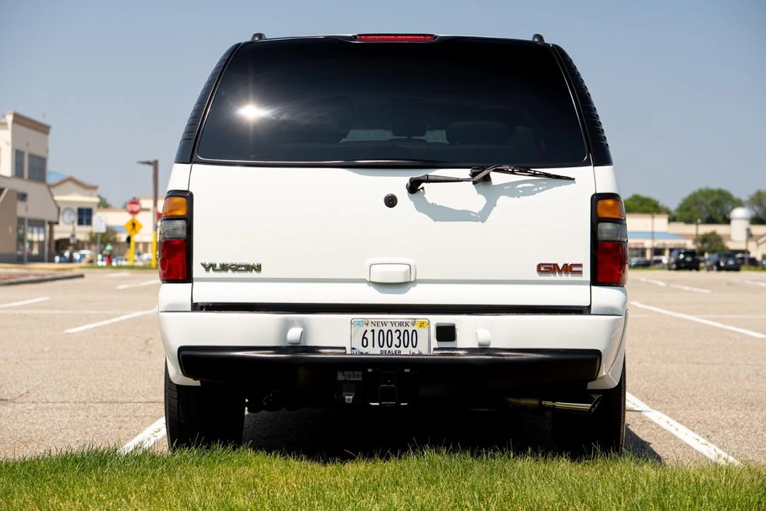 2005 GMC Yukon 2nd Gen - Image 5 of 31