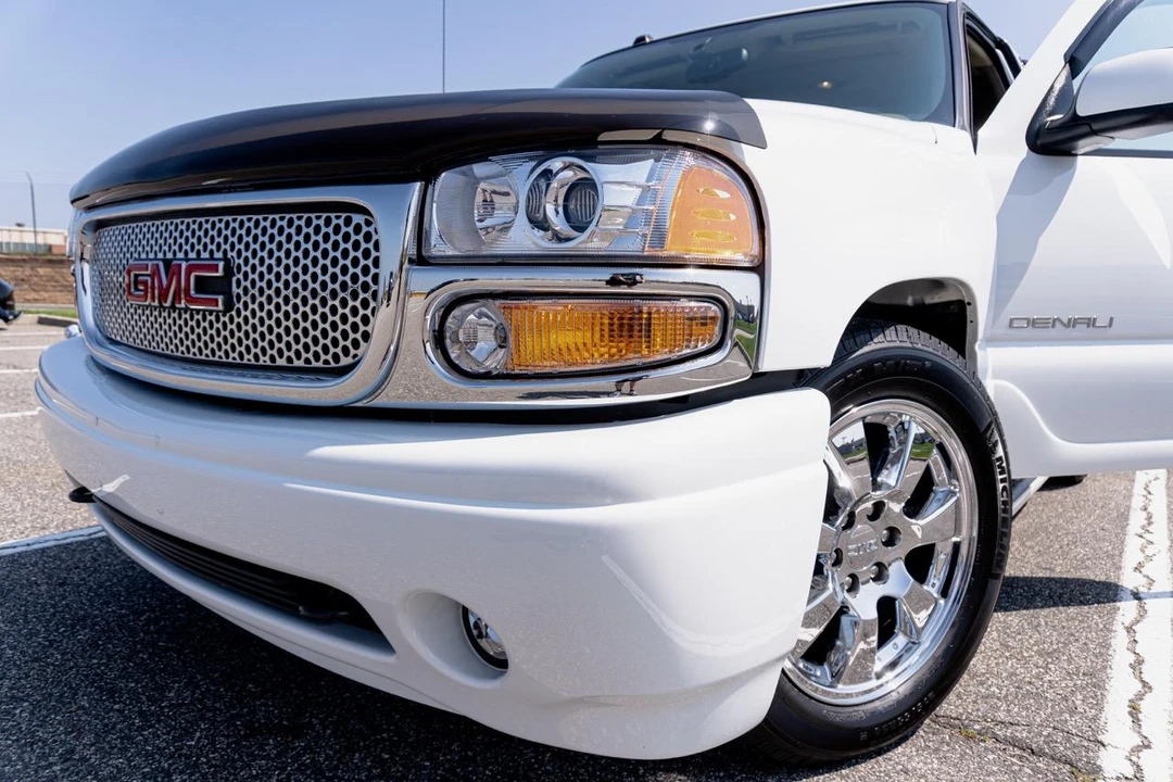 2005 GMC Yukon 2nd Gen - Image 14 of 31