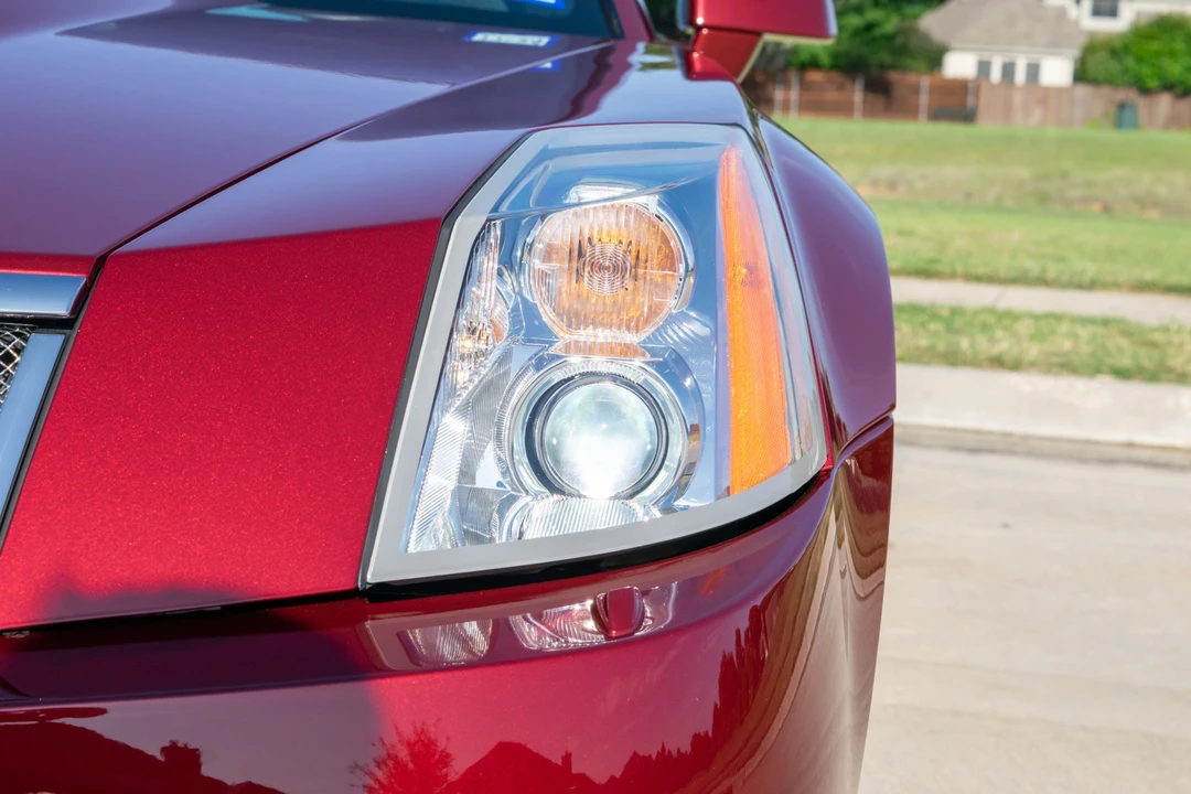 2006 Cadillac XLR-V - Image 19 of 31