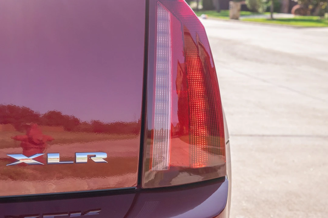 2006 Cadillac XLR-V - Image 21 of 31