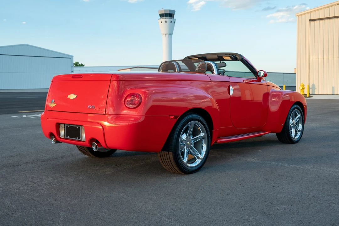 2006 Chevrolet SSR - Image 13 of 31