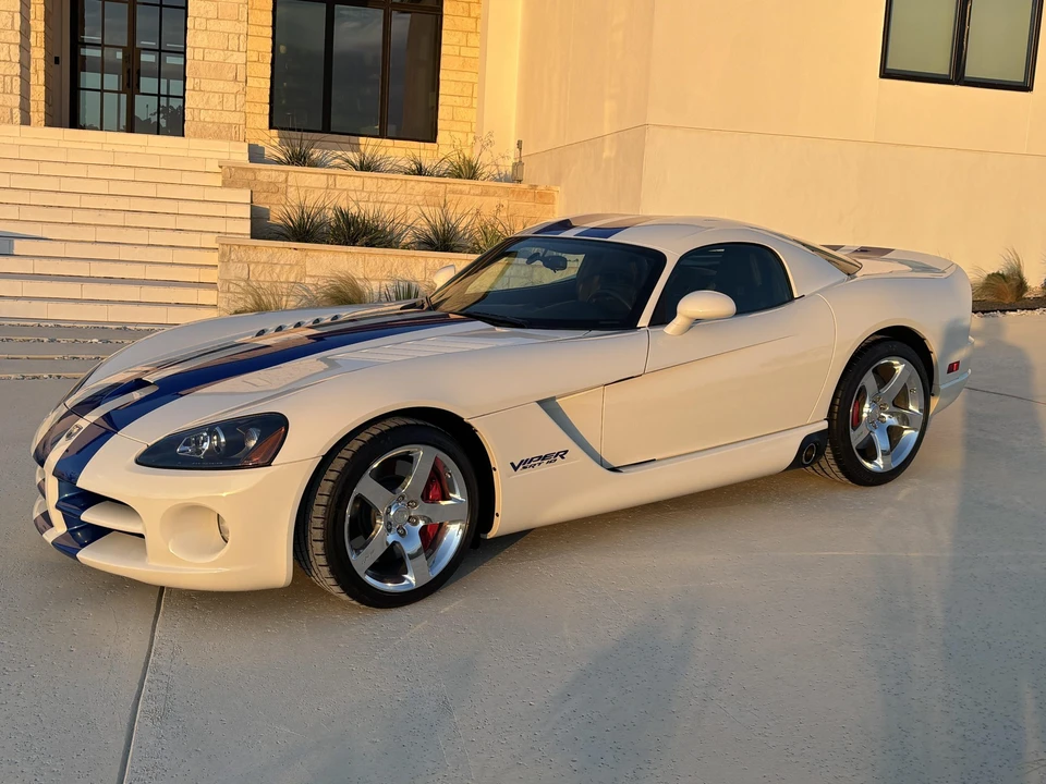 2006 Dodge Viper 3rd Gen - Image 2 of 31