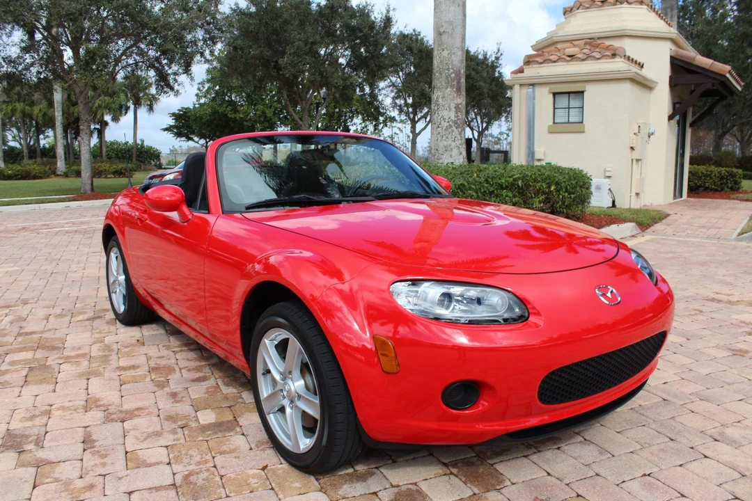 2006 Mazda NC MX-5 Miata - Image 5 of 31