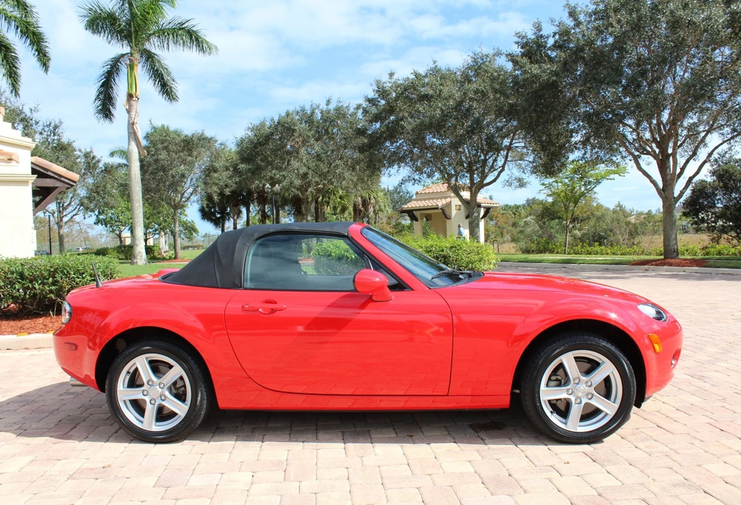 2006 Mazda NC MX-5 Miata - Image 16 of 31