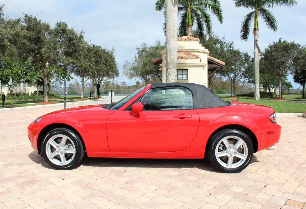 2006 Mazda NC MX-5 Miata - Image 19 of 31