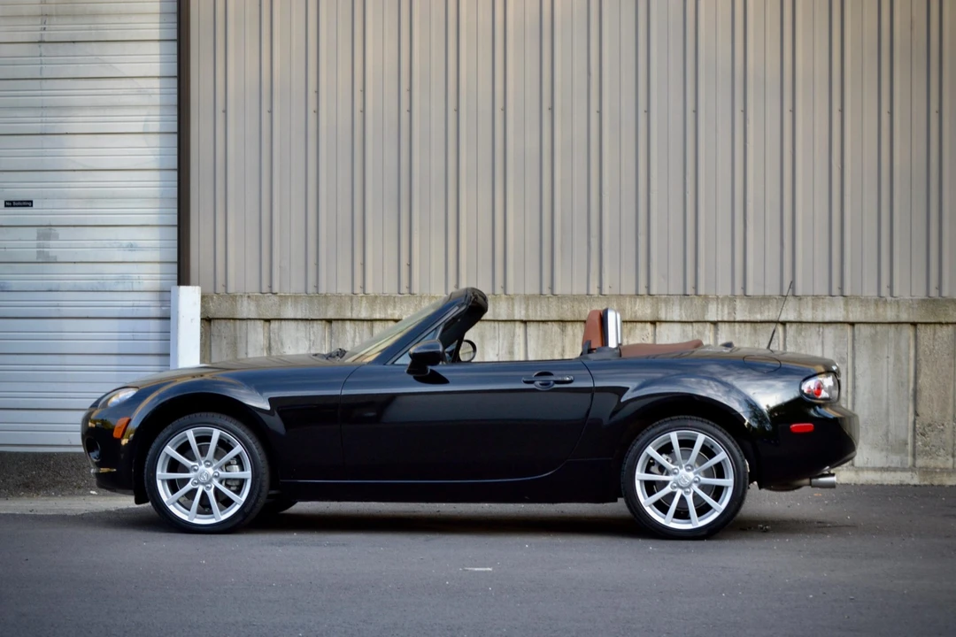 2006 Mazda NC MX-5 Miata - Image 16 of 31