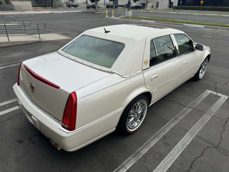 2007 Cadillac DTS - Image 10 of 31