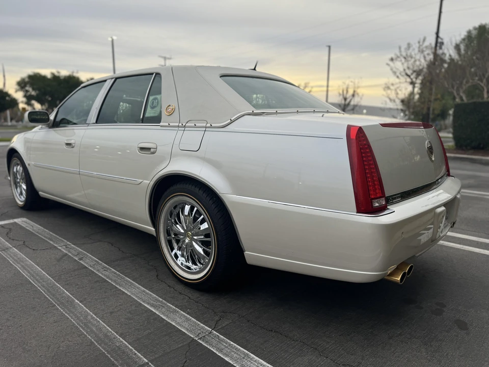 2007 Cadillac DTS - Image 7 of 31