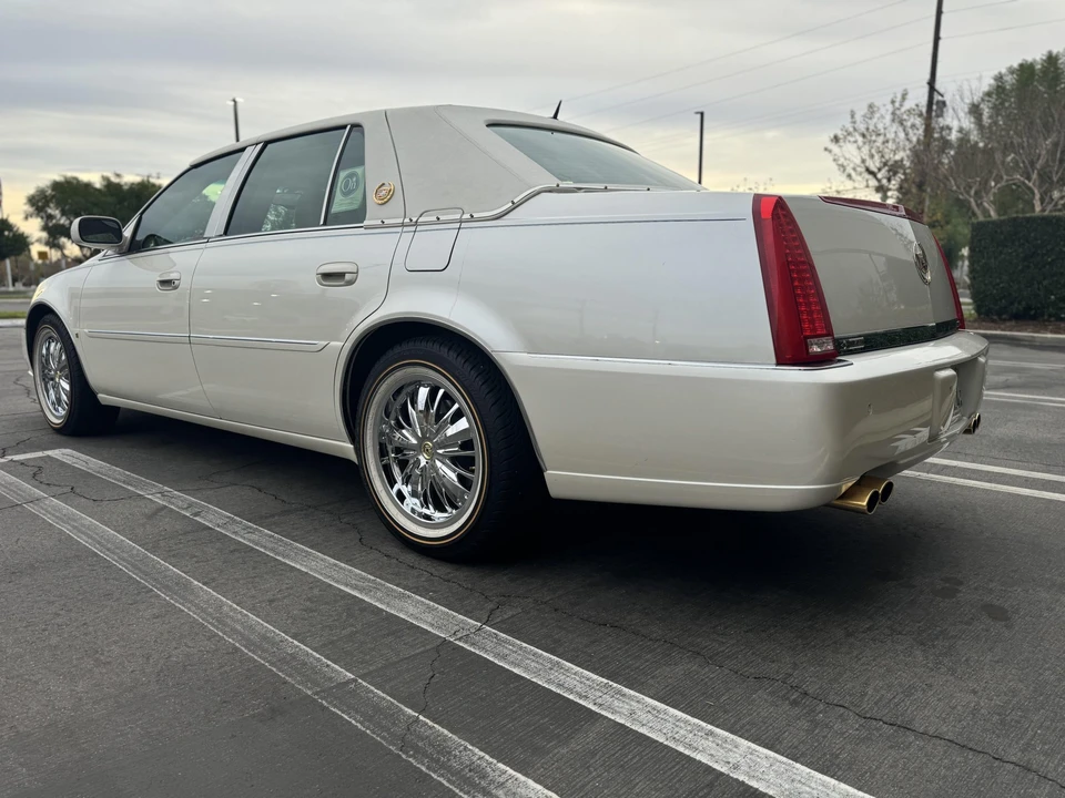 2007 Cadillac DTS - Image 6 of 31