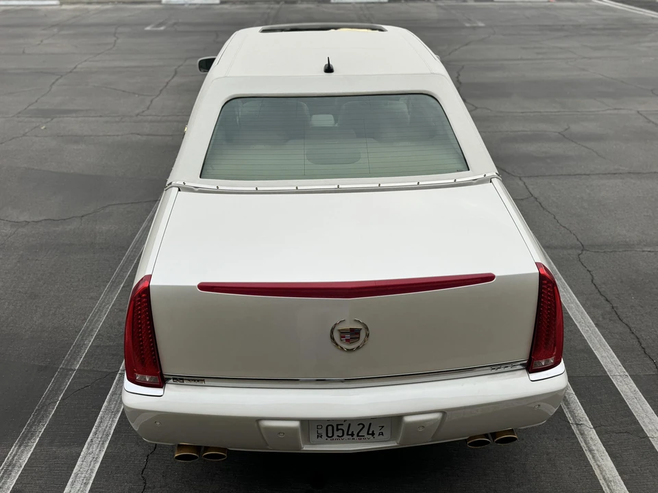 2007 Cadillac DTS - Image 9 of 31