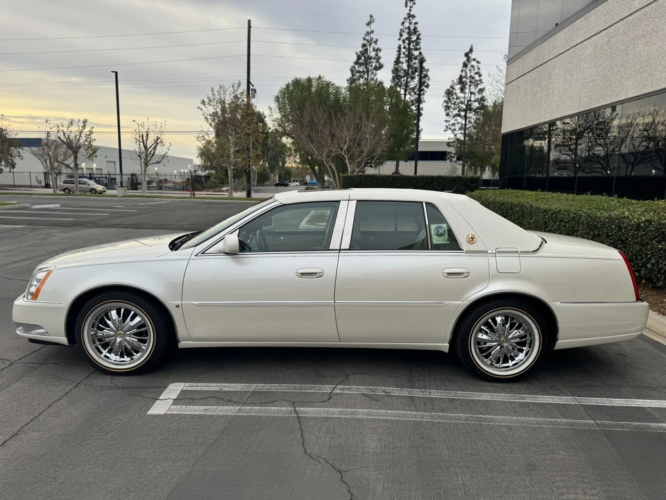 2007 Cadillac DTS - Image 3 of 31