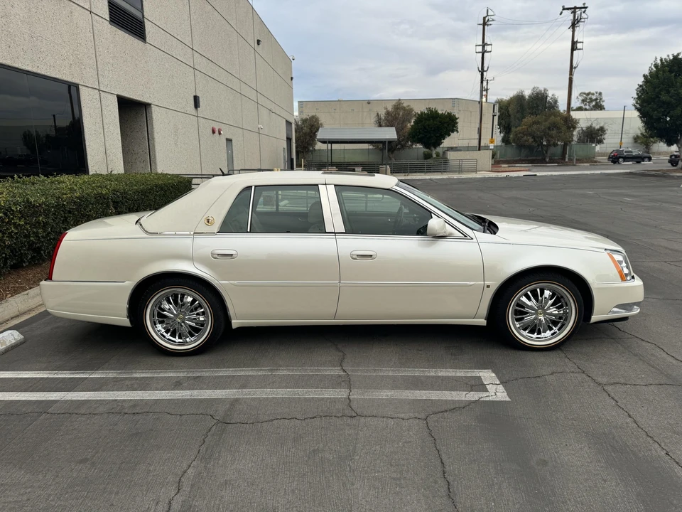 2007 Cadillac DTS - Image 13 of 31