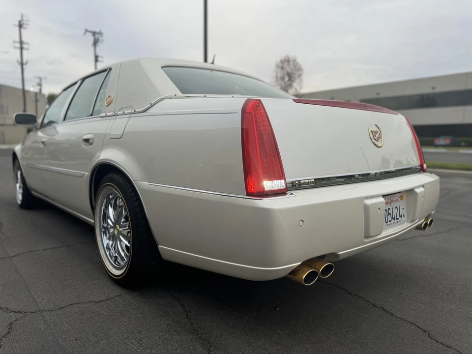 2007 Cadillac DTS - Image 24 of 31
