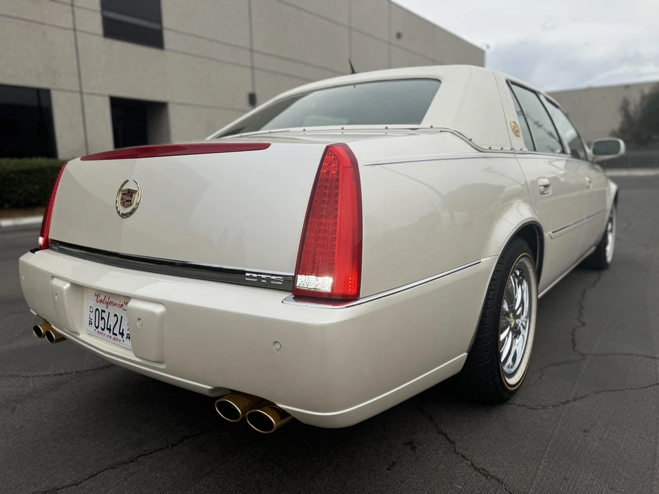 2007 Cadillac DTS - Image 23 of 31
