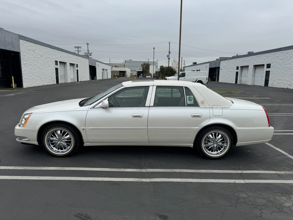 2007 Cadillac DTS - Image 28 of 31