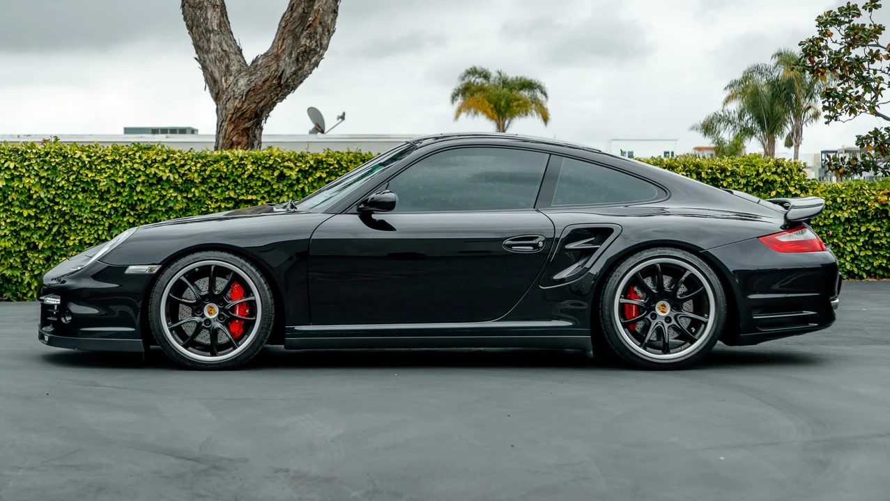 2007 Porsche 997 Turbo - Image 2 of 31