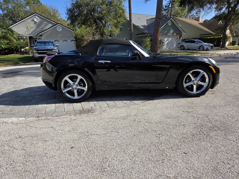 2007 Saturn Sky - Image 15 of 31