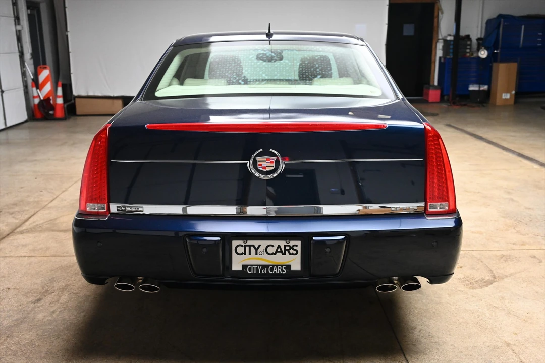 2008 Cadillac DTS - Image 13 of 31