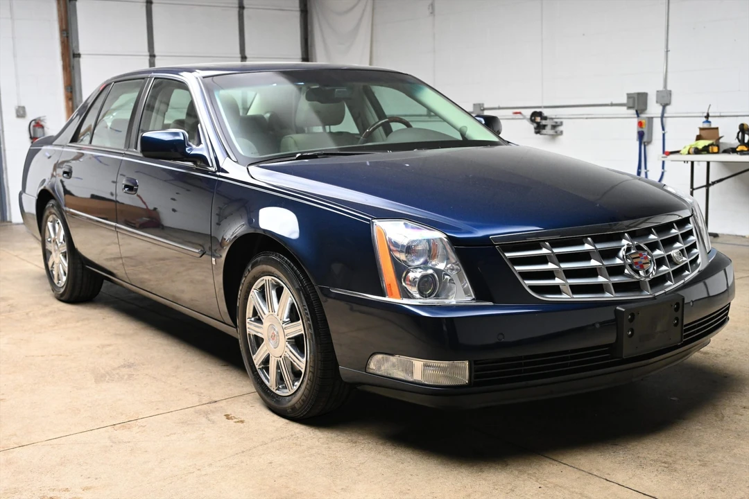 2008 Cadillac DTS - Image 5 of 31