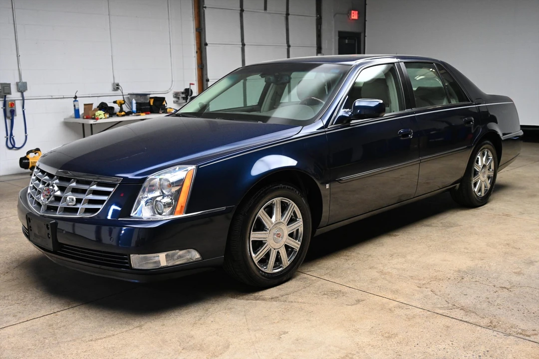 2008 Cadillac DTS - Image 3 of 31