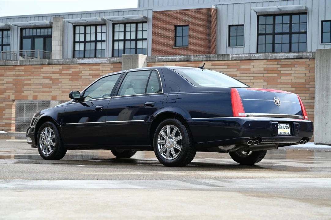 2008 Cadillac DTS - Image 17 of 31