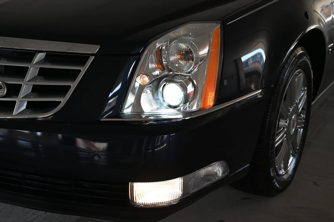 2008 Cadillac DTS - Image 24 of 31