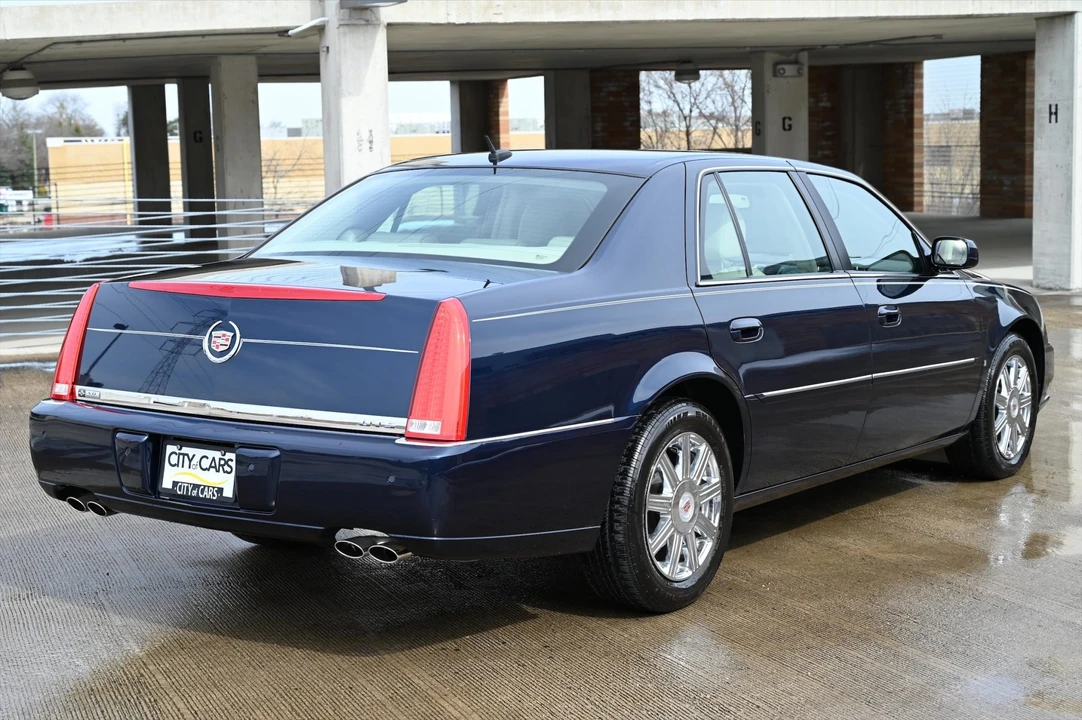 2008 Cadillac DTS - Image 12 of 31