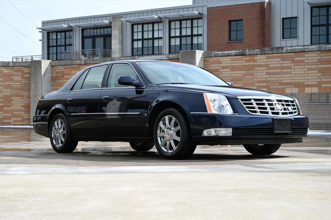 2008 Cadillac DTS - Image 7 of 31