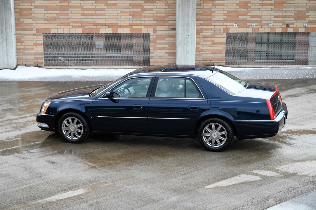 2008 Cadillac DTS - Image 19 of 31